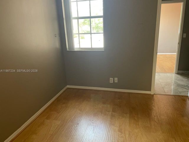 800 Sorrento Dr, Weston, FL 33326