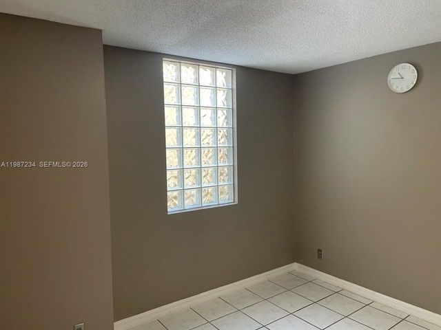 800 Sorrento Dr, Weston, FL 33326