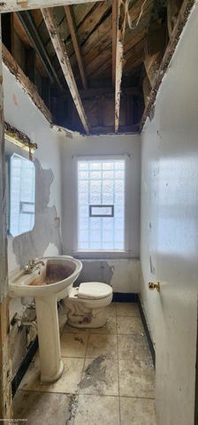 13900 Bringard Drive, Detroit, MI 48205