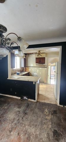 13900 Bringard Drive, Detroit, MI 48205