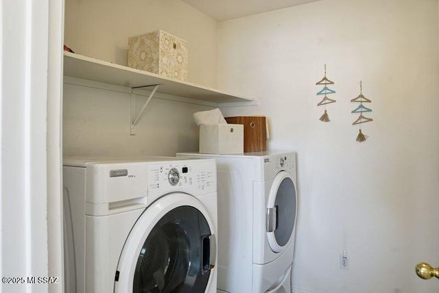 8000 W Mural Hill Drive, Tucson, AZ 85743