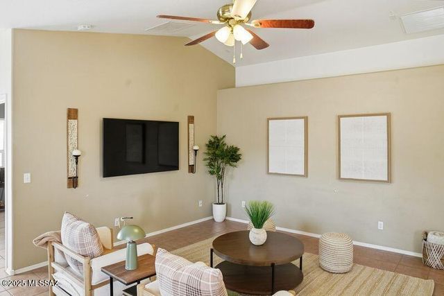 8000 W Mural Hill Drive, Tucson, AZ 85743