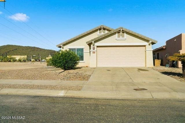 8000 W Mural Hill Drive, Tucson, AZ 85743