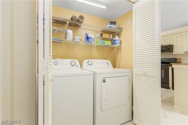 70 Emerald Woods DR K8, Naples, FL 34108