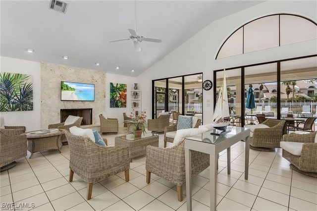 70 Emerald Woods DR K8, Naples, FL 34108