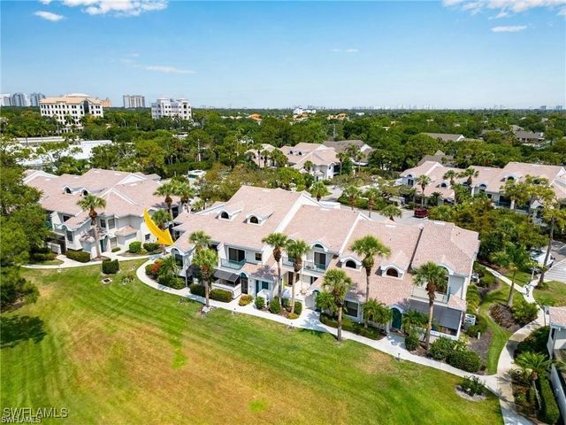 70 Emerald Woods DR K8, Naples, FL 34108