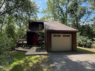 104 Vosburgh Road, Poestenkill, NY 12018