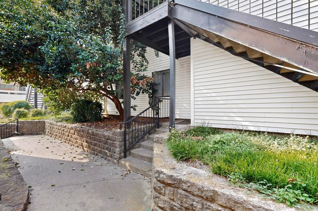 7431 Holly Hill Drive 108, Dallas, TX 75231