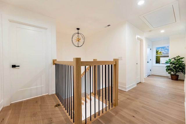 5721 S Newcastle Avenue, Chicago, IL 60638