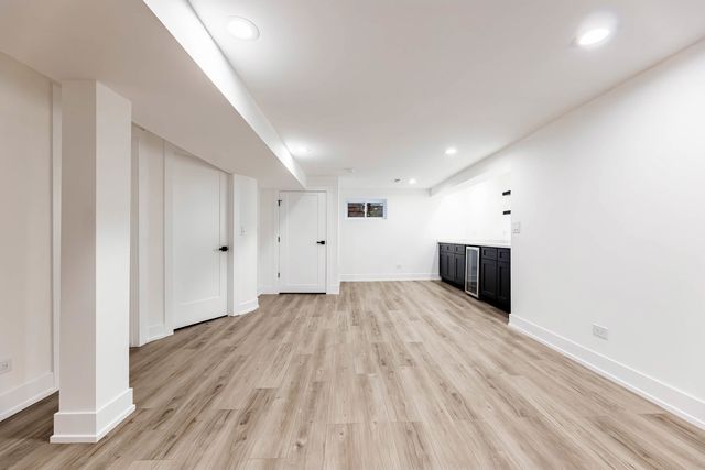 5721 S Newcastle Avenue, Chicago, IL 60638