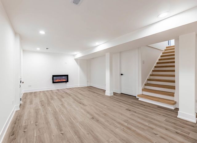 5721 S Newcastle Avenue, Chicago, IL 60638