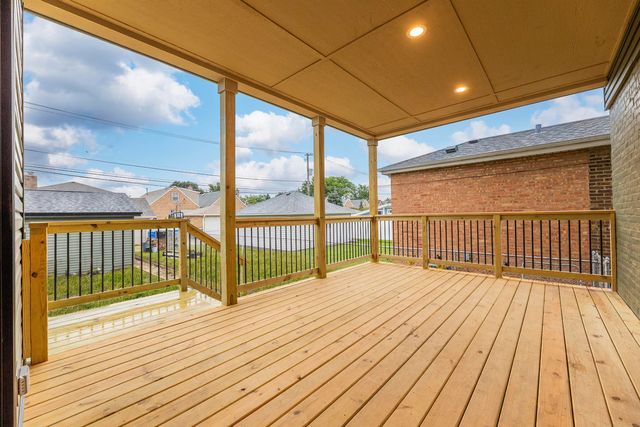 5721 S Newcastle Avenue, Chicago, IL 60638