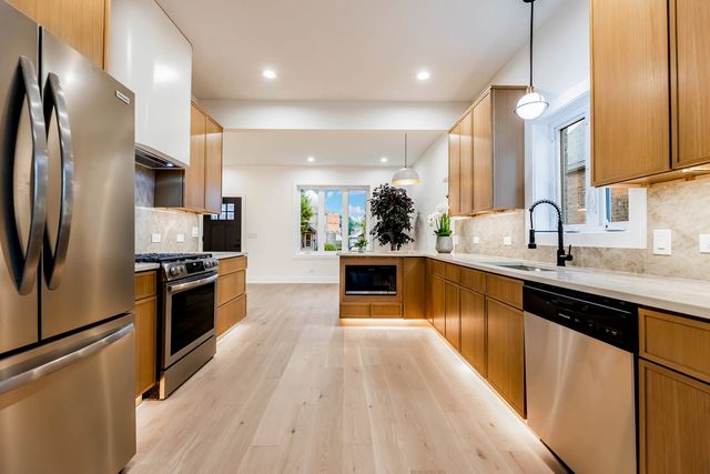 5721 S Newcastle Avenue, Chicago, IL 60638