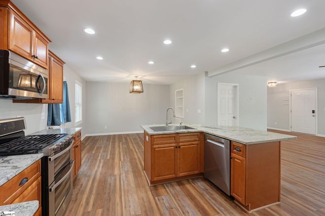 2762 Allen Bridge Road, Fountain Inn, SC 29644