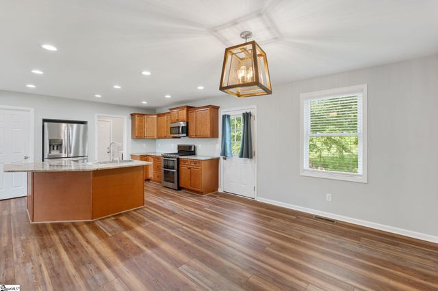 2762 Allen Bridge Road, Fountain Inn, SC 29644