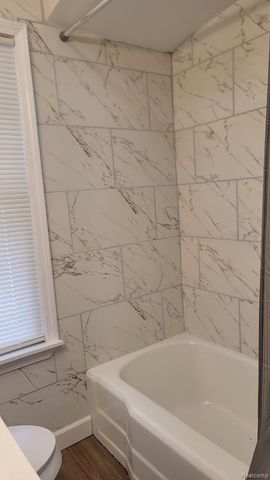 20042 Freeland Street, Detroit, MI 48235