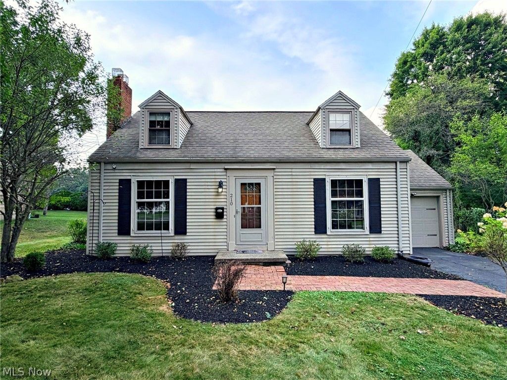210 Callahan Road, Canfield, OH 44406