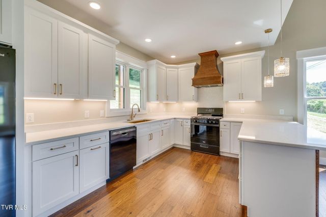 1627 Powder Branch Road, Johnson City, TN 37601