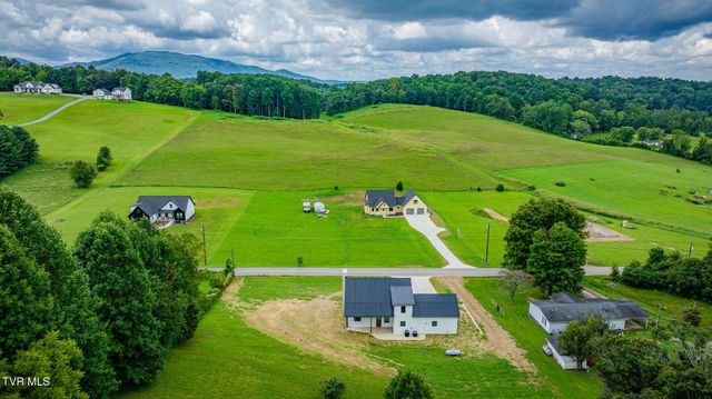 1627 Powder Branch Road, Johnson City, TN 37601