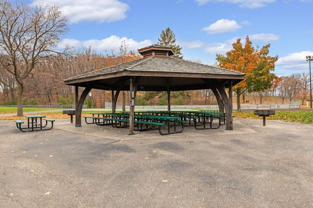 16872 90th Court N, Maple Grove, MN 55311