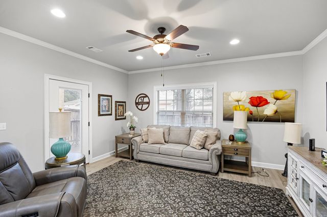 213 W Cobblestone Court, Russellville, AR 72801