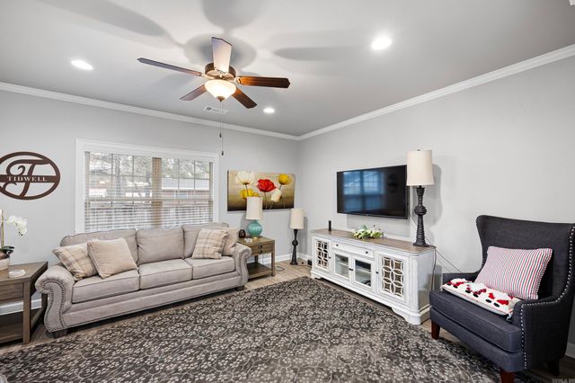 213 W Cobblestone Court, Russellville, AR 72801