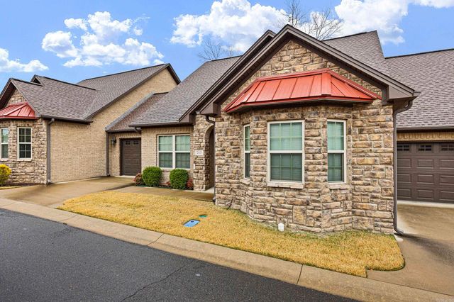 213 W Cobblestone Court, Russellville, AR 72801