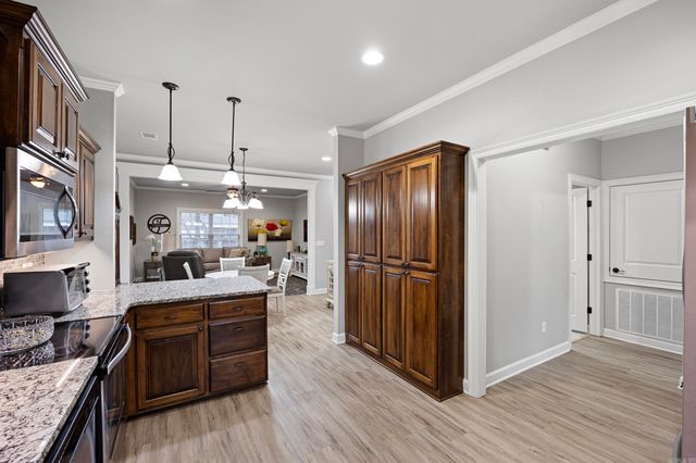 213 W Cobblestone Court, Russellville, AR 72801