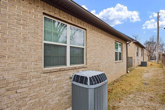 213 W Cobblestone Court, Russellville, AR 72801