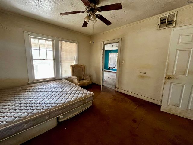 1826 COLLINS AVENUE, Wichita Falls, TX 76301