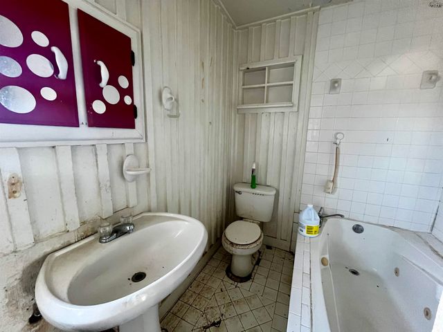 1826 COLLINS AVENUE, Wichita Falls, TX 76301