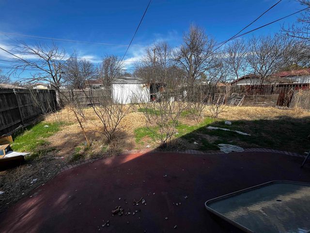 1826 COLLINS AVENUE, Wichita Falls, TX 76301