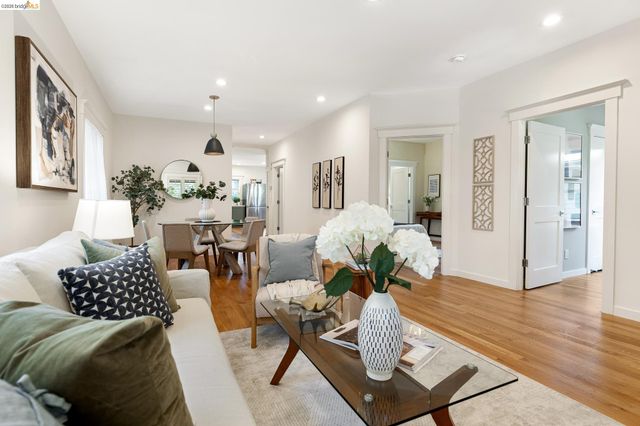 4811 Webster St, Oakland, CA 94609
