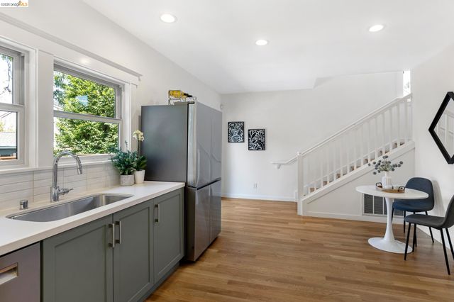 4811 Webster St, Oakland, CA 94609
