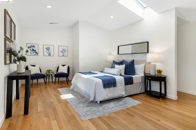4811 Webster St, Oakland, CA 94609