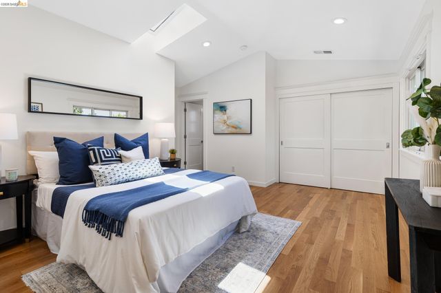 4811 Webster St, Oakland, CA 94609