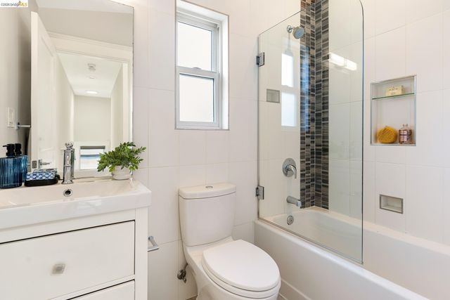 4811 Webster St, Oakland, CA 94609