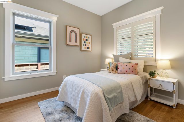 4811 Webster St, Oakland, CA 94609