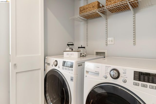 4811 Webster St, Oakland, CA 94609