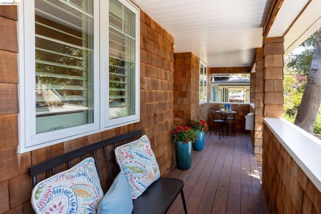 4811 Webster St, Oakland, CA 94609