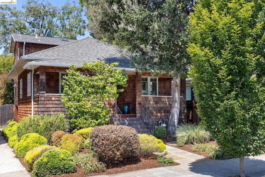 4811 Webster St, Oakland, CA 94609