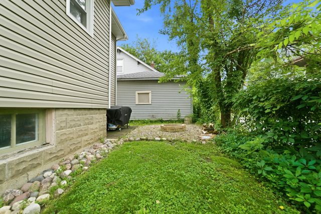 213 N East Street, Crown Point, IN 46307