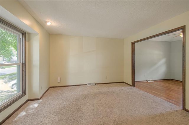 16307 Spring Valley Road, Belton, MO 64012