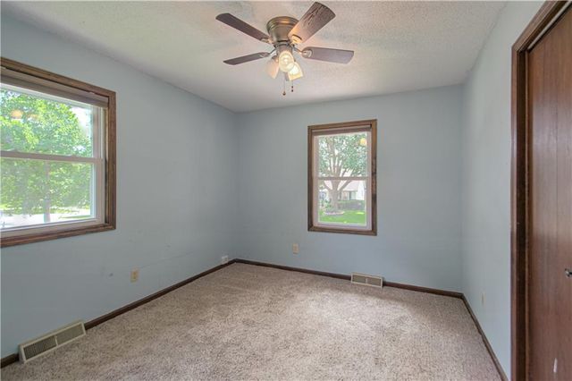 16307 Spring Valley Road, Belton, MO 64012