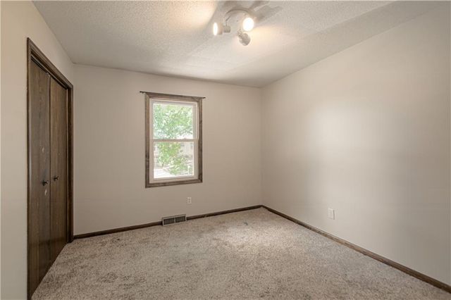 16307 Spring Valley Road, Belton, MO 64012