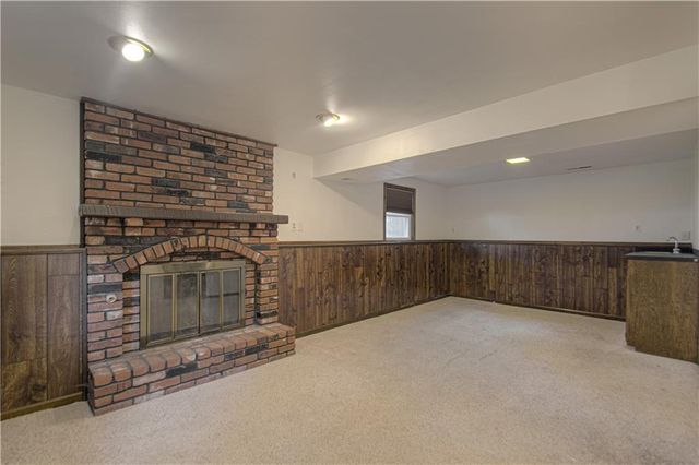 16307 Spring Valley Road, Belton, MO 64012
