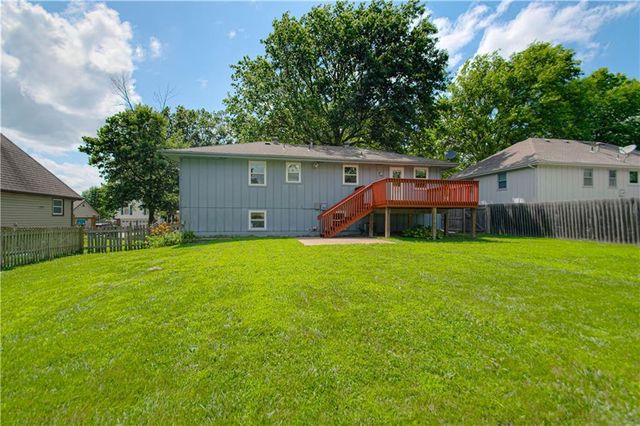 16307 Spring Valley Road, Belton, MO 64012
