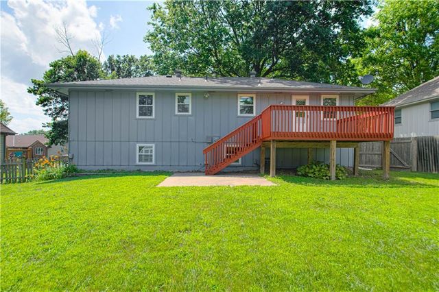 16307 Spring Valley Road, Belton, MO 64012