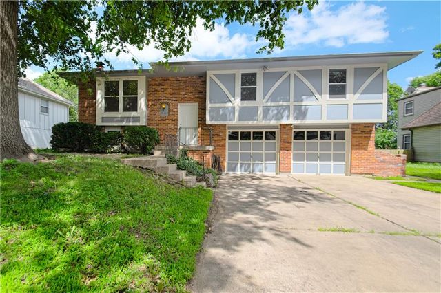 16307 Spring Valley Road, Belton, MO 64012