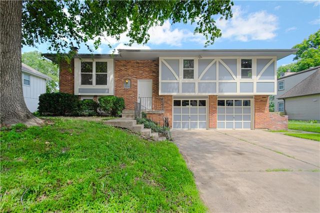 16307 Spring Valley Road, Belton, MO 64012